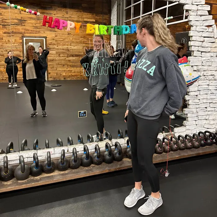 Vie Athletics Picture 9