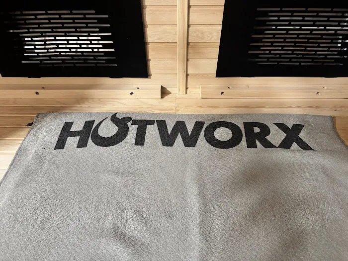 HOTWORX - Bonney Lake, WA Picture 7