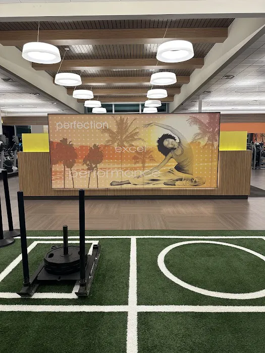 LA Fitness Picture 6