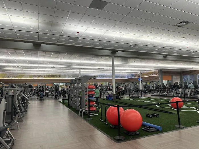 LA Fitness Picture 5