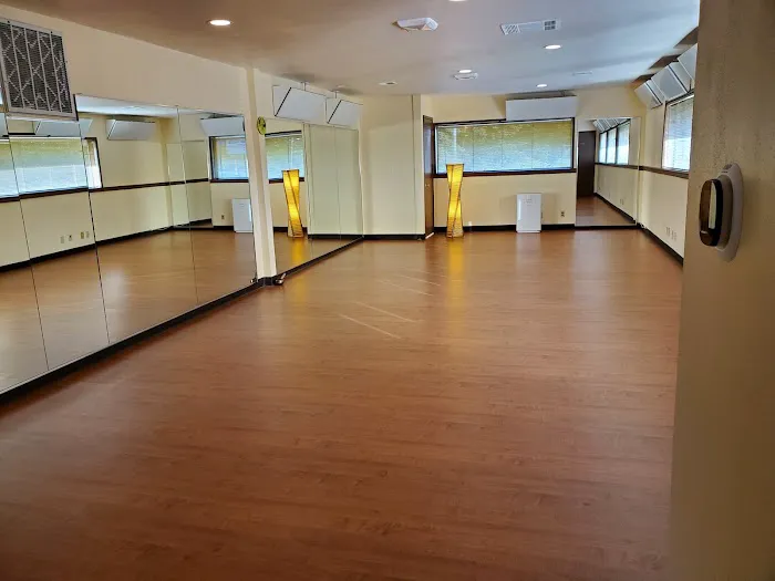 Hot Yoga Now - Lakewood Picture 3