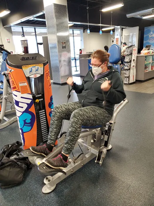 Crunch Fitness - Lakewood WA Picture 6