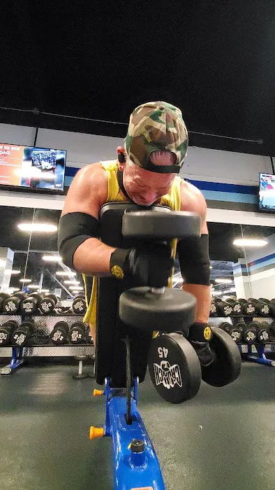 Crunch Fitness - Lakewood WA Picture 3