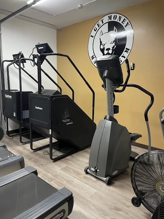 Macho's Gym Picture 10