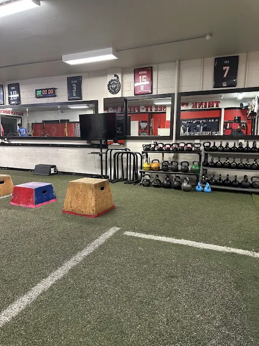 Macho's Gym Picture 9