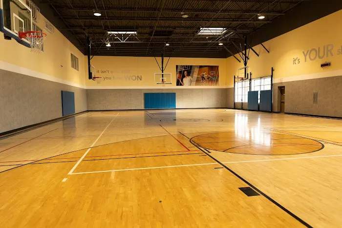 24 Hour Fitness Picture 3