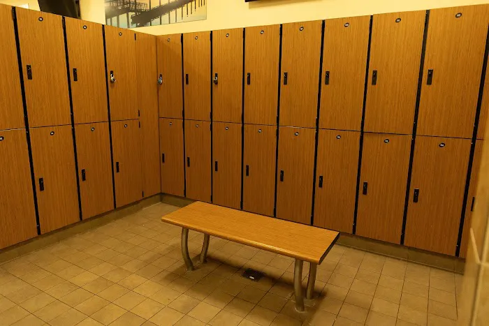 24 Hour Fitness Picture 7