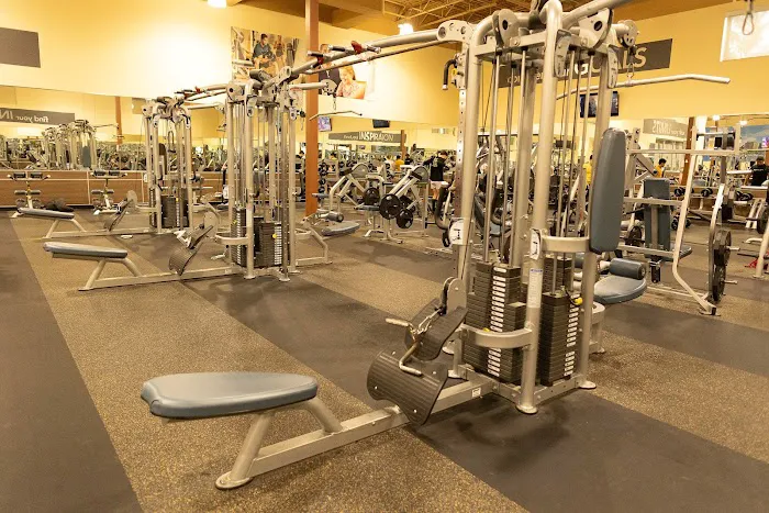 24 Hour Fitness Picture 8