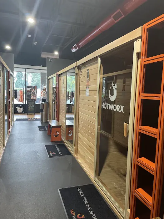 HOTWORX - University Place, WA Picture 6