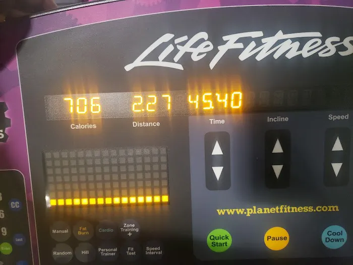 Planet Fitness Picture 9