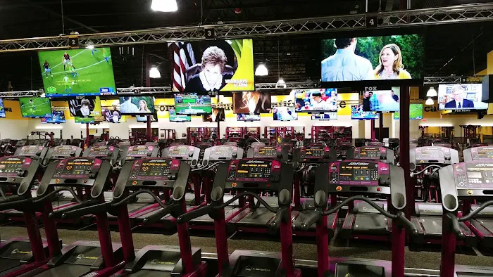 Planet Fitness Picture 8