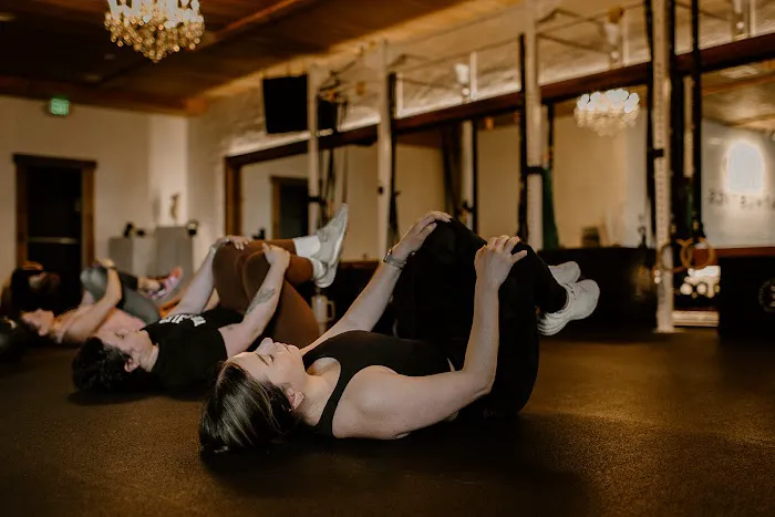 Vie Athletics Picture 4