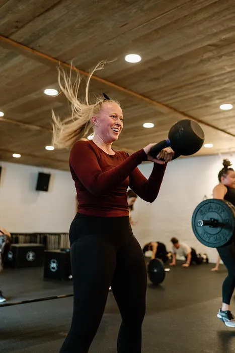 Vie Athletics Picture 7