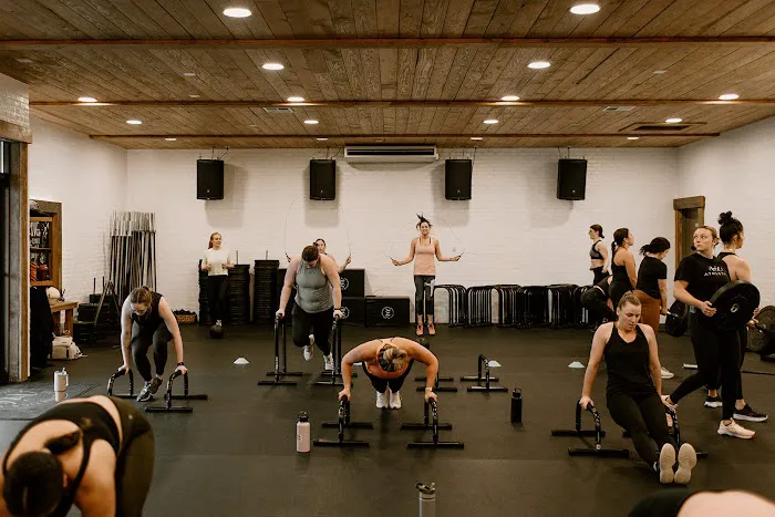 Vie Athletics Picture 2