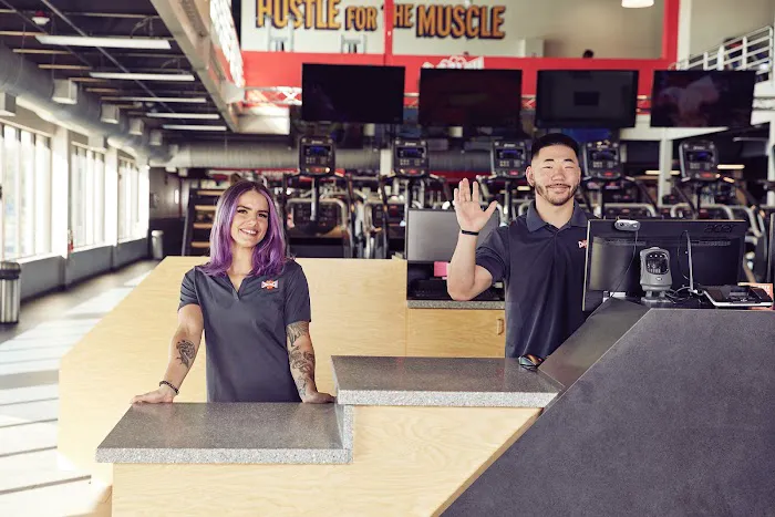 Crunch Fitness - Tacoma Picture 1