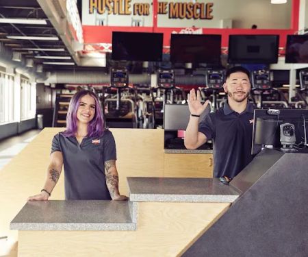 Crunch Fitness - Tacoma