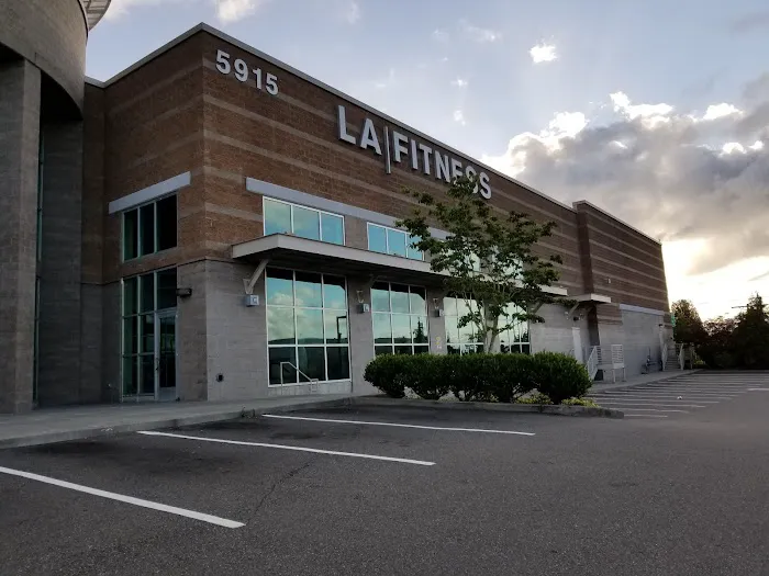 LA Fitness Picture 6