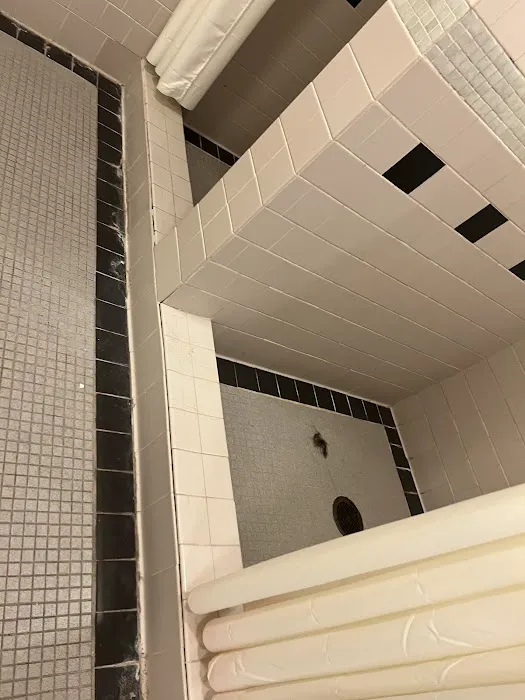 LA Fitness Picture 9