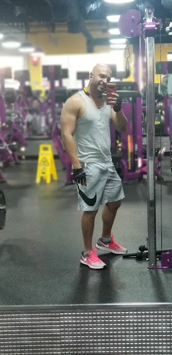 Planet Fitness Picture 7
