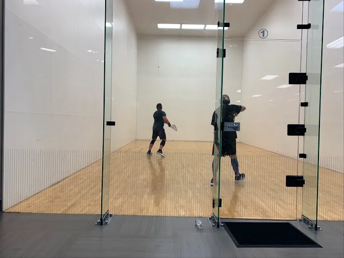 LA Fitness Picture 7