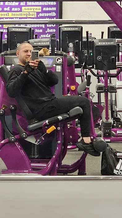Planet Fitness Picture 9
