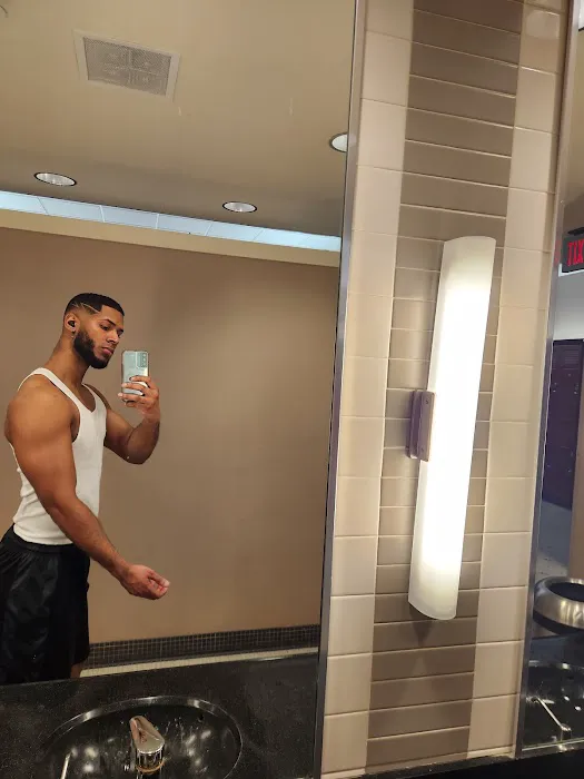 LA Fitness Picture 6