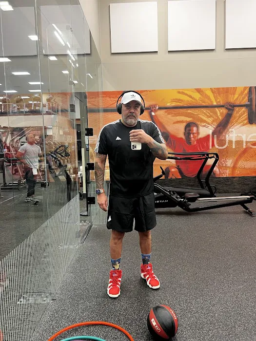 LA Fitness Picture 5