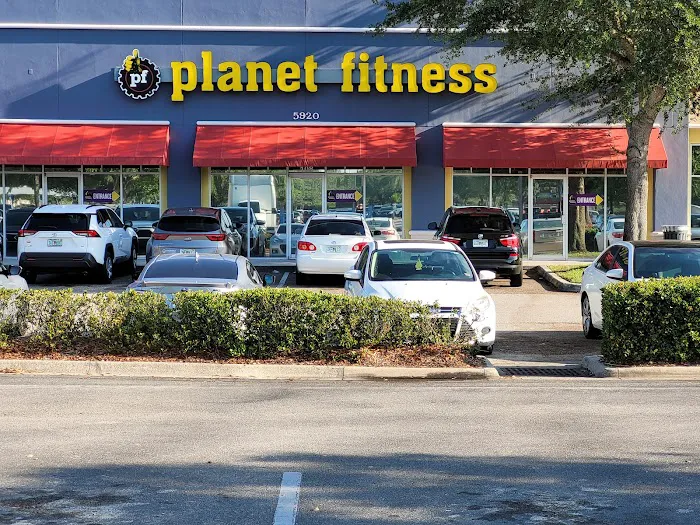 Planet Fitness Picture 8