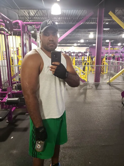 Planet Fitness Picture 7