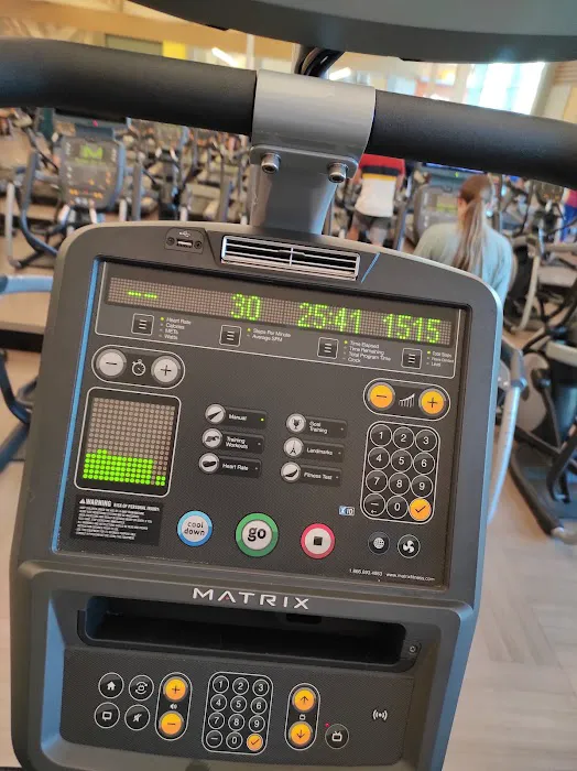 LA Fitness Picture 9