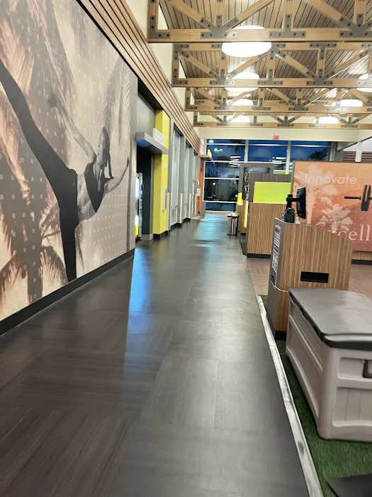 LA Fitness Picture 5