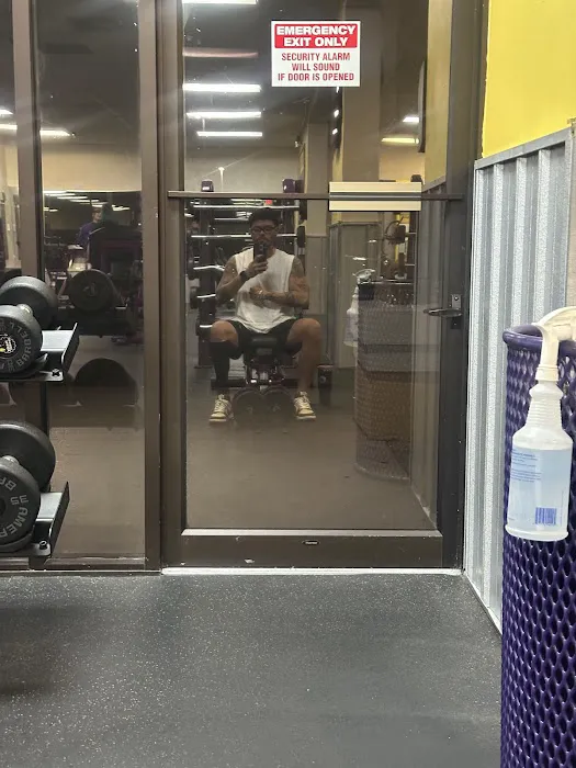 Planet Fitness Picture 8