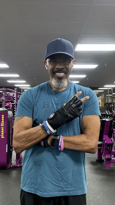 Planet Fitness Picture 7