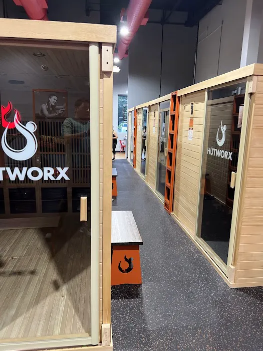 HOTWORX - Winter Garden, FL (West Colonial) Picture 2