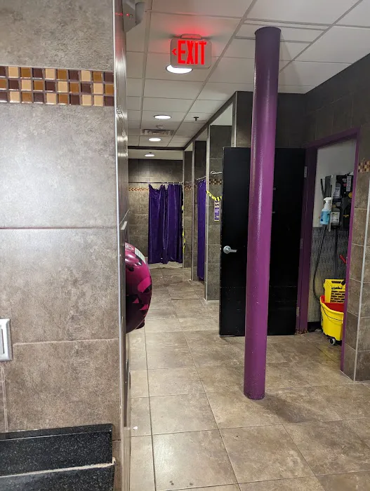 Planet Fitness Picture 9