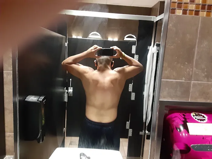 Planet Fitness Picture 10