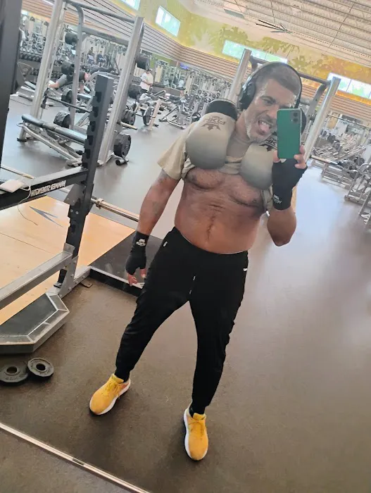 LA Fitness Picture 8