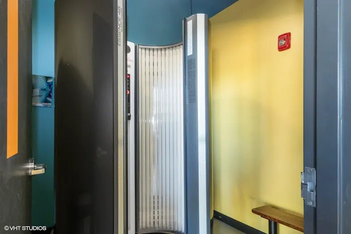 Crunch Fitness - East Colonial Picture 1