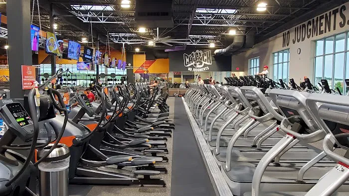 Crunch Fitness - East Colonial Picture 10