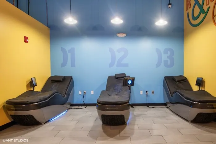 Crunch Fitness - East Colonial Picture 3