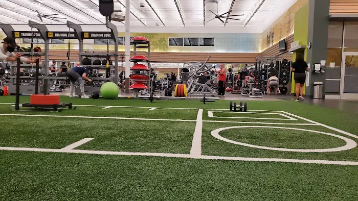 LA Fitness Picture 4