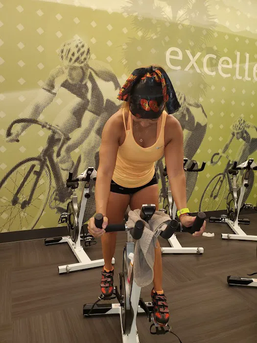 LA Fitness Picture 7