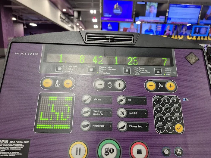 Planet Fitness Picture 9
