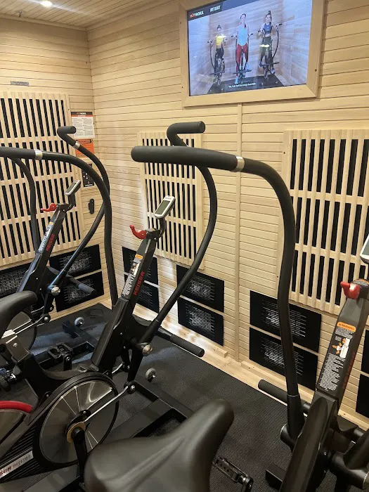 HOTWORX - Clermont, FL Picture 4