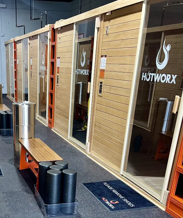 HOTWORX - Clermont, FL Picture 3