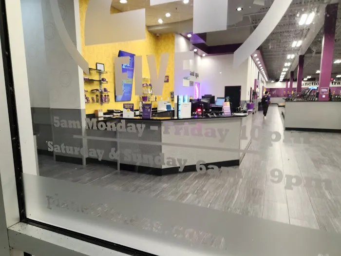 Planet Fitness Picture 10