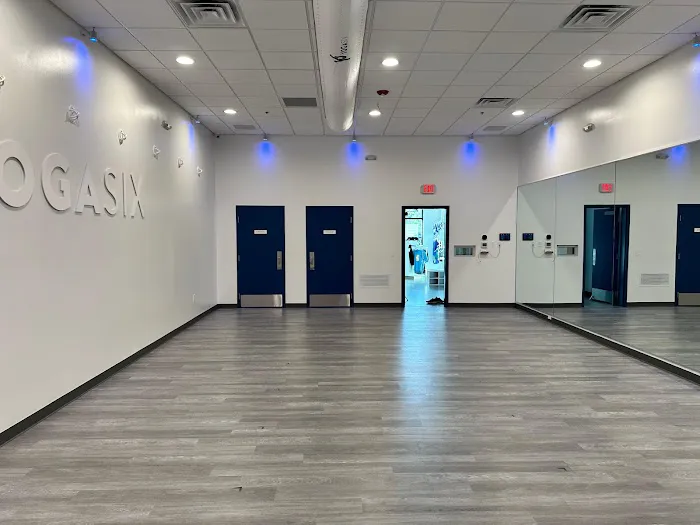 YogaSix Waterford Lakes Picture 4