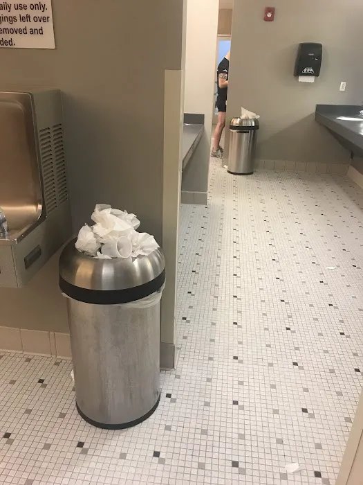 LA Fitness Picture 9