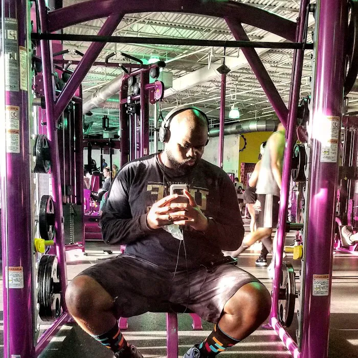 Planet Fitness Picture 7