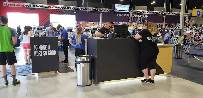 Crunch Fitness - Lake Nona Picture 3